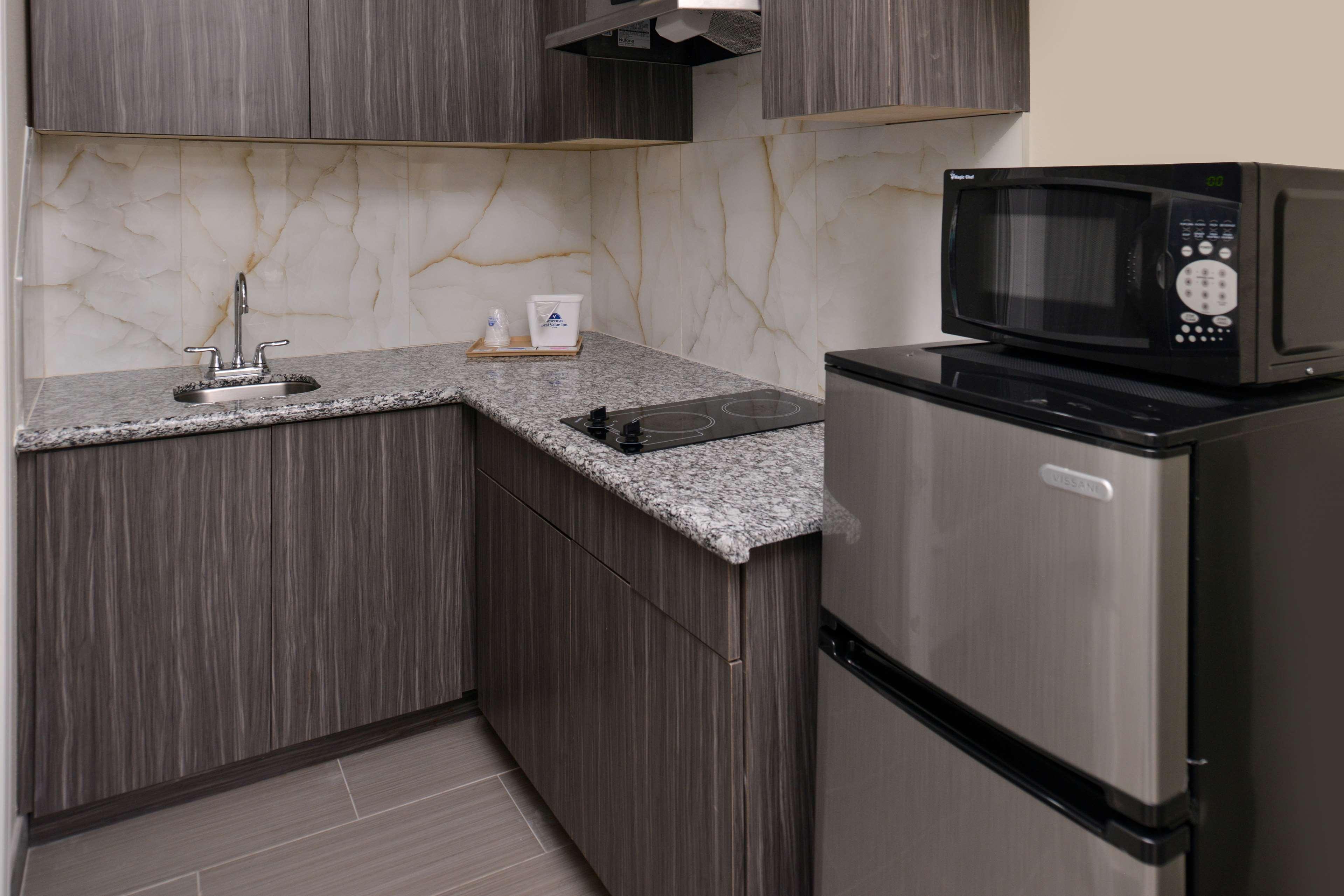 Americas Best Value Inn & Suites - Houston/Hwy 6 & Westpark Mission Bend Buitenkant foto