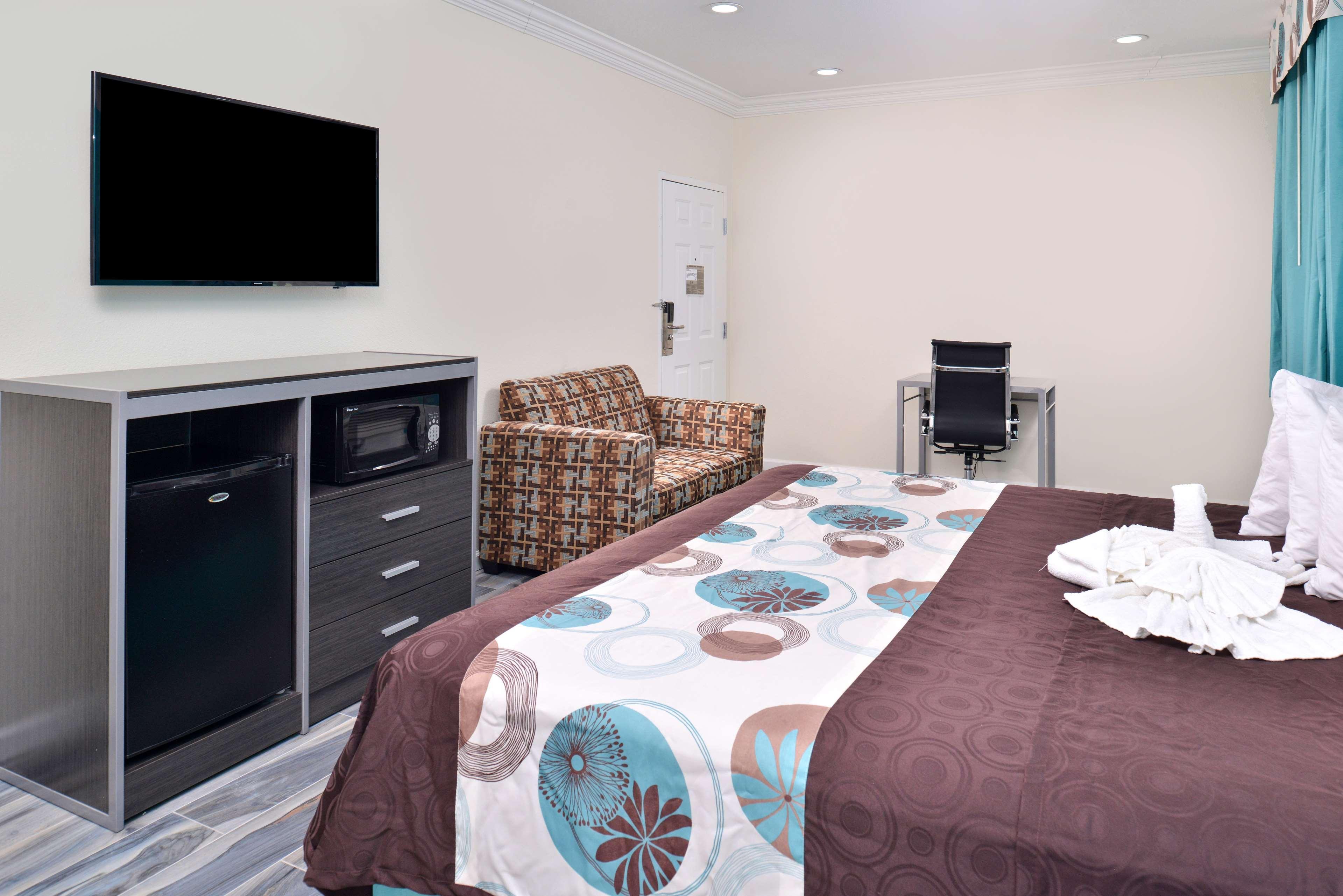 Americas Best Value Inn & Suites - Houston/Hwy 6 & Westpark Mission Bend Buitenkant foto